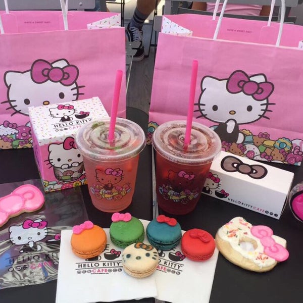Hello Kitty Cafe in California