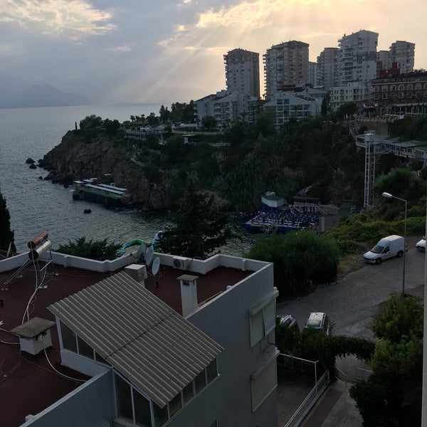 Photo taken at Duru Suites Hotel by Hakan Camkıran on 7/25/2018