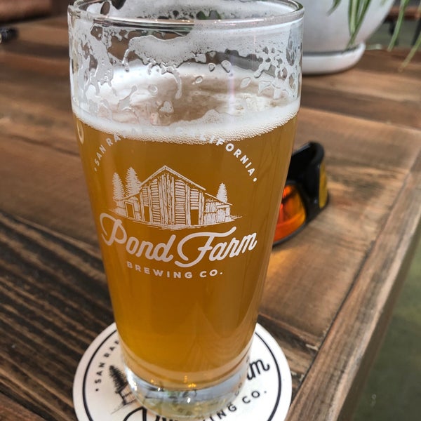 รูปภาพถ่ายที่ Pond Farm Brewing Company โดย P M. เมื่อ 6/9/2019