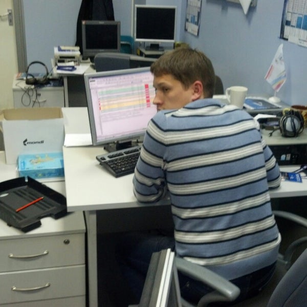 Редакция спорт. Спортивная редакция. Работа в спортивной редакции. Телеканал СТО Санкт-Петербург фотографии.