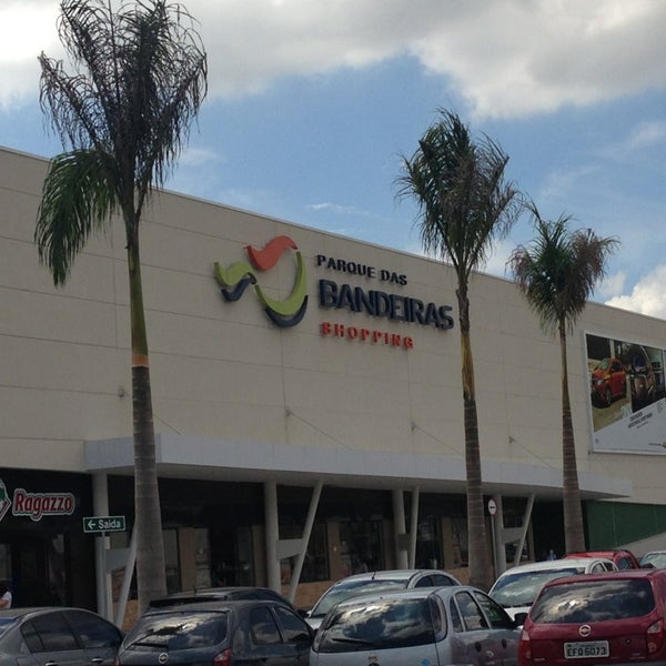 Foto tirada no(a) Shopping Parque das Bandeiras por Luiz B. em 3/12/2013