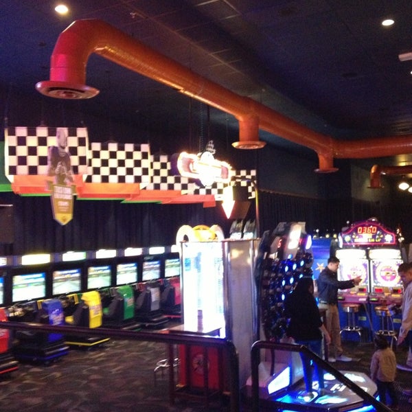Photo taken at Dave &amp; Buster&#39;s by Miranda S. on 12/23/2012