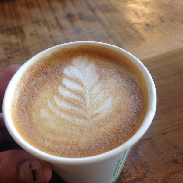 1/10/2015 tarihinde Eddie D.ziyaretçi tarafından Groundwork Coffee'de çekilen fotoğraf