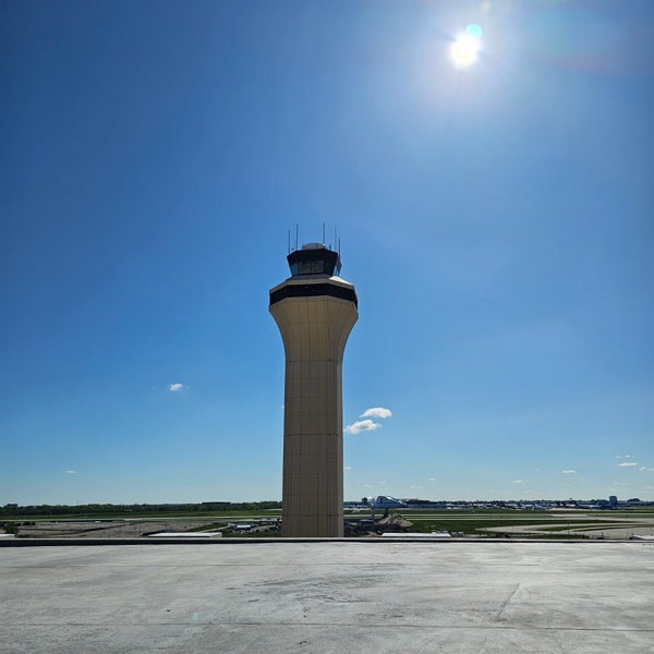 Foto diambil di Kansas City International Airport (MCI) oleh Chad M. pada 4/21/2024