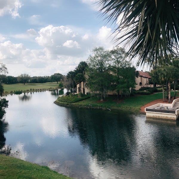 Foto scattata a Villas of Grand Cypress da Pink P. il 3/11/2019