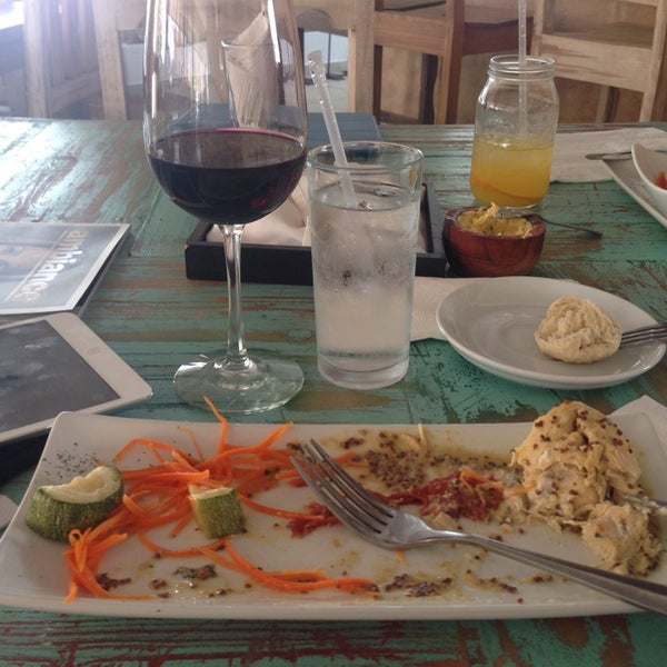 5/29/2014 tarihinde Maruby T.ziyaretçi tarafından ZACCAI Restaurante Bar'de çekilen fotoğraf