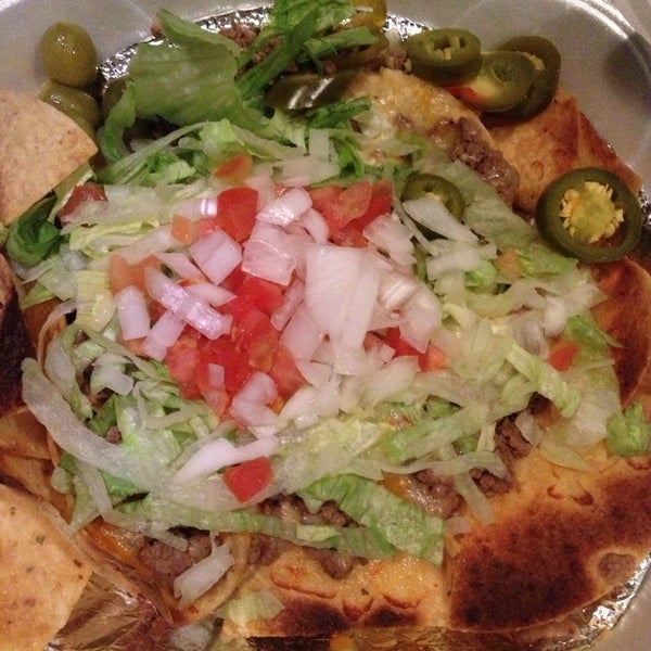 Das Foto wurde bei Tijuanas Mexican Restaurant von Basem A. am 5/12/2013 aufgenommen