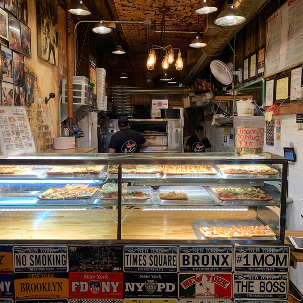 5/25/2019 tarihinde Dipesh G.ziyaretçi tarafından Champion Pizza'de çekilen fotoğraf