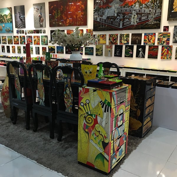 Minh Phuong Fine Art & Handicrafts Arts and Crafts Store