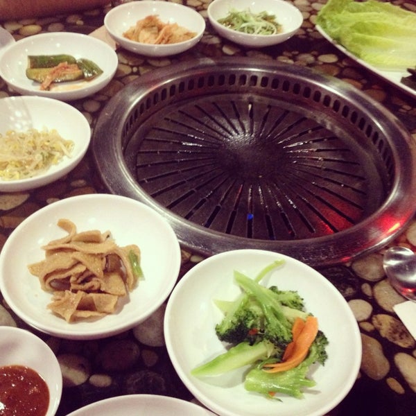 Photo taken at Ssambap Korean BBQ by Tantalizea L. on 8/24/2013