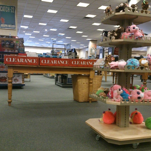 Photos At Barnes Noble 25 Tips From 1474 Visitors