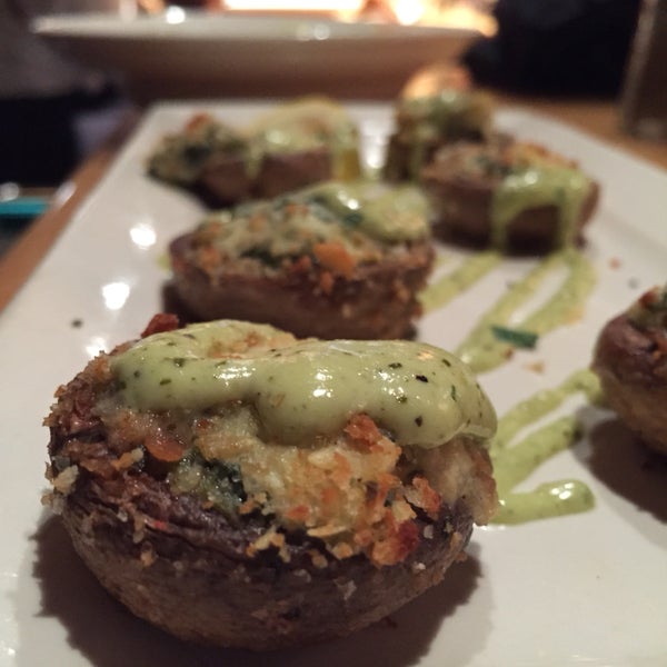 You have got to try the stuffed mushrooms. 😱