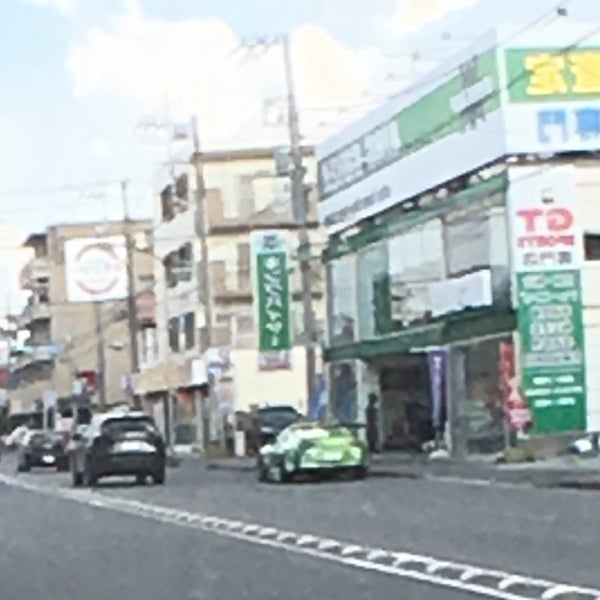 Photos At キングバイヤー Automotive Shop