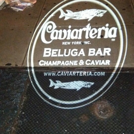 Снимок сделан в Caviarteria - Beluga Bar - Champagne &amp; Caviar Bar, Restaurant &amp; Lounge пользователем Gabriel B. 5/23/2014