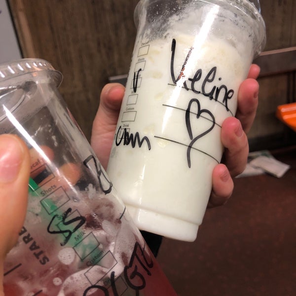 Foto diambil di Starbucks oleh Zoë👑 A. pada 2/15/2019