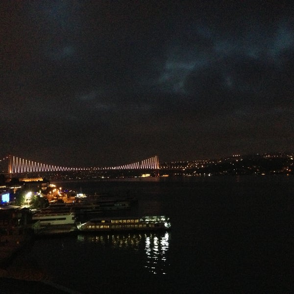รูปภาพถ่ายที่ Shangri-La Bosphorus โดย 🇹🇷Ayhan🇵🇸 Y. เมื่อ 5/11/2013