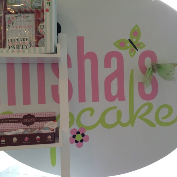รูปภาพถ่ายที่ Misha&#39;s Cupcakes โดย Octavio M. เมื่อ 6/8/2013