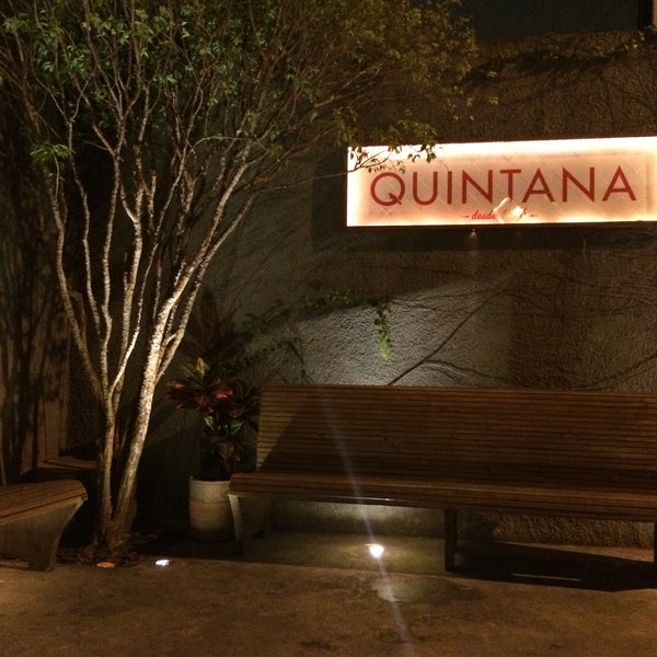 Foto tirada no(a) Quintana Bar por Andreia B. em 10/2/2016