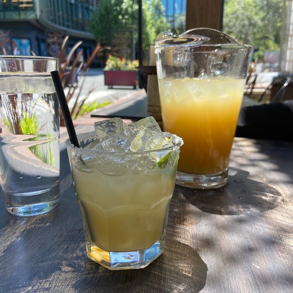Foto tirada no(a) El Jardin Tequila Bar por Shawn M. em 5/24/2023