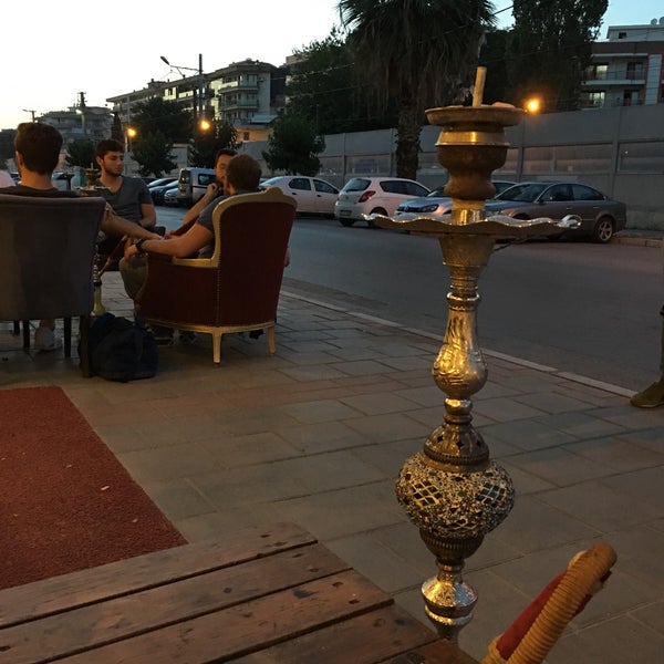 รูปภาพถ่ายที่ Kuzey Cafe โดย STaşdelen 🇹🇷 เมื่อ 6/5/2017