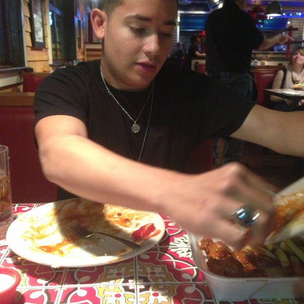 Photo taken at Chili&#39;s Grill &amp; Bar by Jasmine C. on 12/28/2012