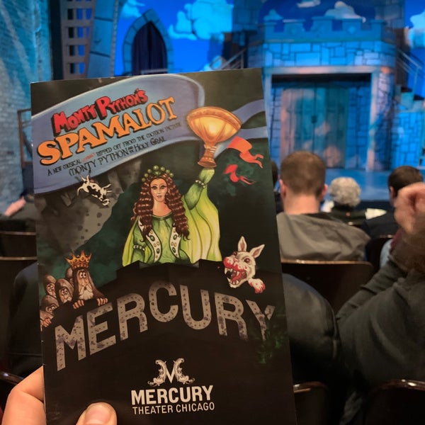 10/26/2019에 JinSoo H.님이 Mercury Theater Chicago에서 찍은 사진