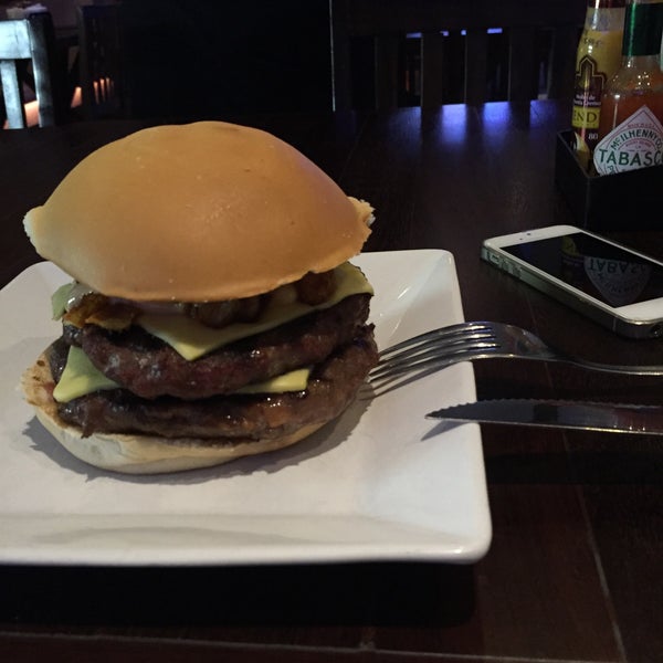 7/27/2015にHorleans N.がT-Bones Steak &amp; Burgerで撮った写真