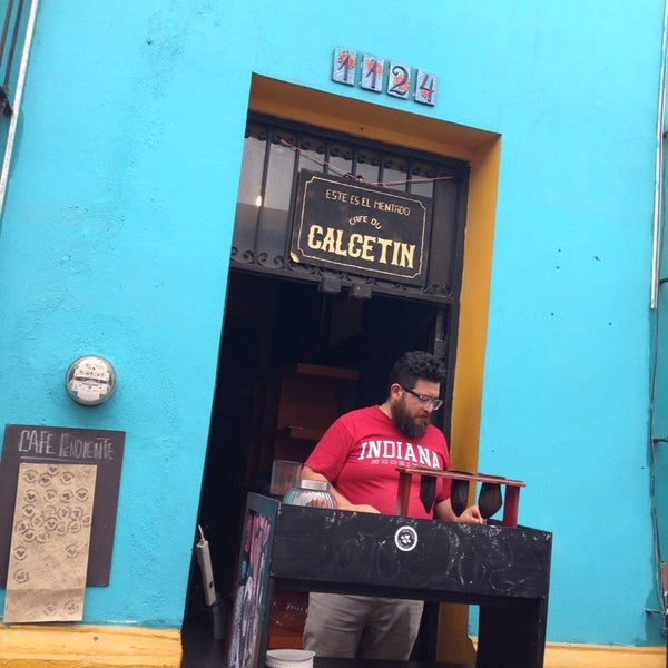 Foto scattata a Café Du Calcetín da MARVALVI il 4/20/2014