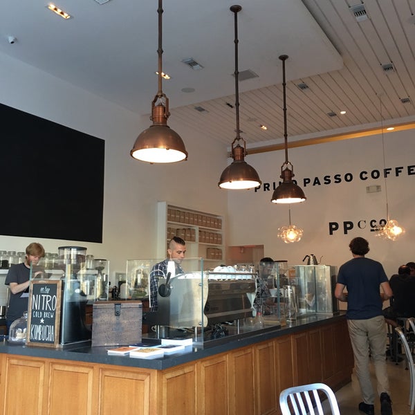 7/25/2016 tarihinde Laurel T.ziyaretçi tarafından Primo Passo Coffee Co.'de çekilen fotoğraf