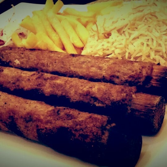 Foto tomada en Ennap Restaurant مطعم عناب  por !  #Muhannad A. el 7/15/2014