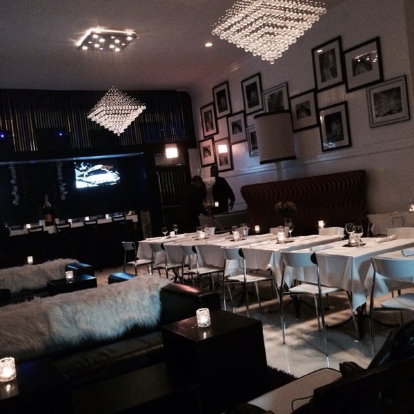 รูปภาพถ่ายที่ Fleetwood Restaurant and Lounge โดย edgar s. เมื่อ 1/19/2014