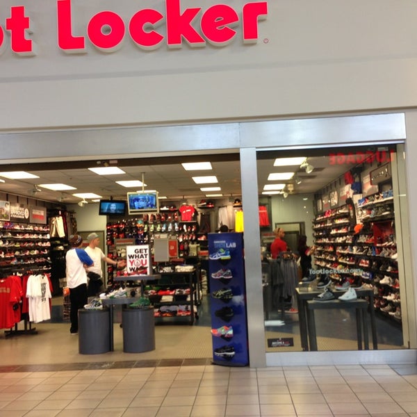Foot Locker Shoe Store in Fort Lauderdale
