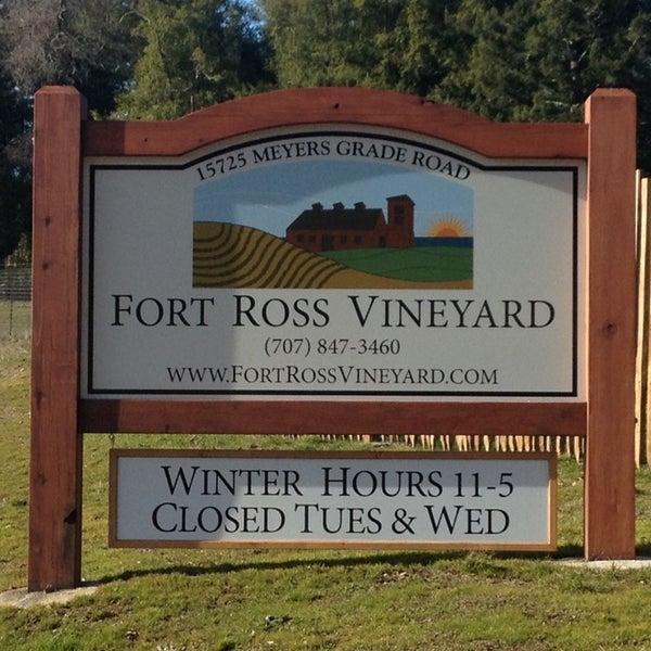 Foto tirada no(a) Fort Ross Vineyard por Christine S. em 1/26/2013
