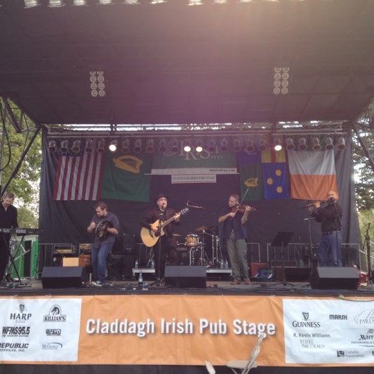 Foto tirada no(a) Indy Irish Fest por Bo S. em 9/15/2012