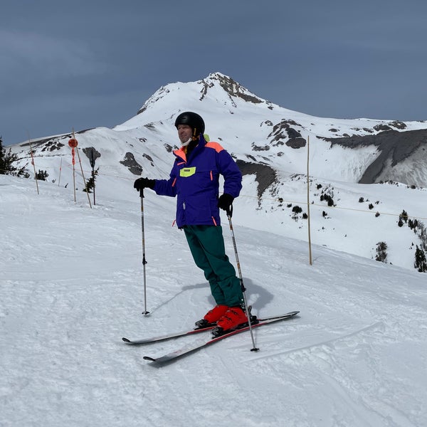 รูปภาพถ่ายที่ Mt. Hood Meadows Ski Resort โดย Melinda R. เมื่อ 4/3/2021