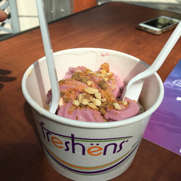 Freshëns Yogurt Frozen Yogurt Shop in Minneapolis