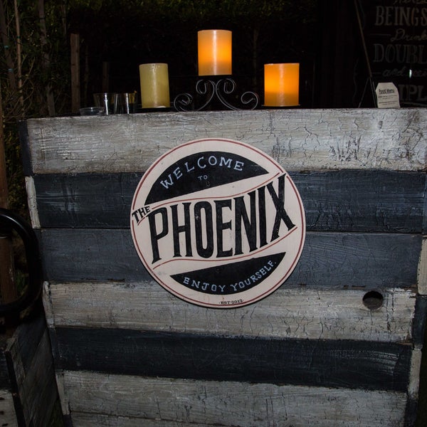 Photo prise au The Phoenix par The Phoenix le9/25/2013