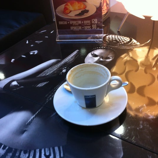 Foto tomada en Lavazza Espresso bar  por Dinislam A. el 10/4/2012