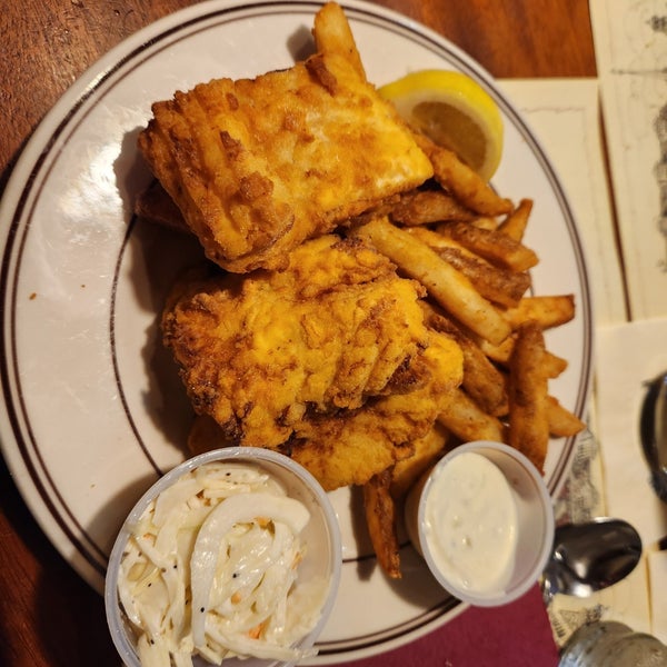 Very cool experience, probably my favorite meal we ate in Boston. I had fish and chips, wife had clam chowder and kids were thrilled to have kraft macaroni and cheese