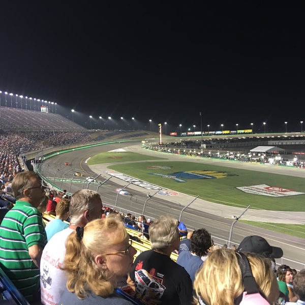 Das Foto wurde bei Kentucky Speedway von Debra H. am 9/25/2016 aufgenommen