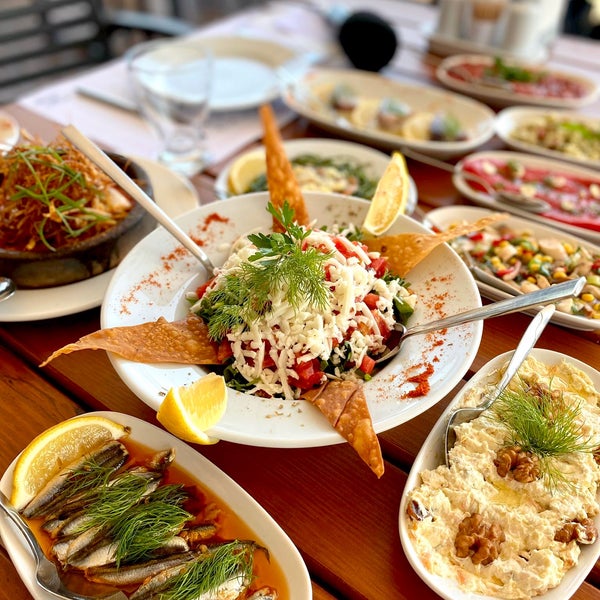 Das Foto wurde bei Çatkapı Et &amp; Balık Restaurant von Rcpp am 8/11/2021 aufgenommen