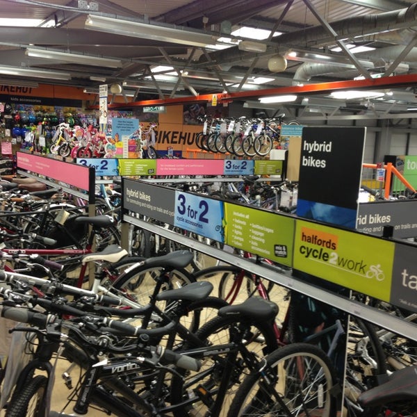 Halfords - 59 Lombard Rd