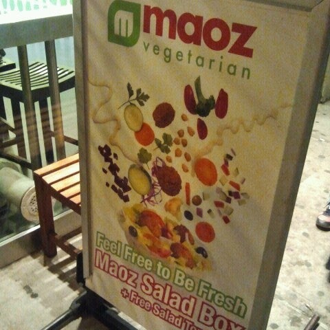 Photo taken at Maoz Vegetarian by Eugenio on 11/11/2012