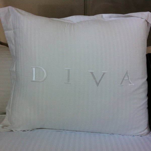 รูปภาพถ่ายที่ Hotel Diva โดย Kristina H. เมื่อ 5/3/2013
