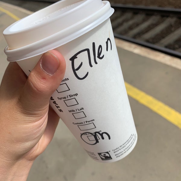 Снимок сделан в Starbucks пользователем Ellen L. 9/7/2019