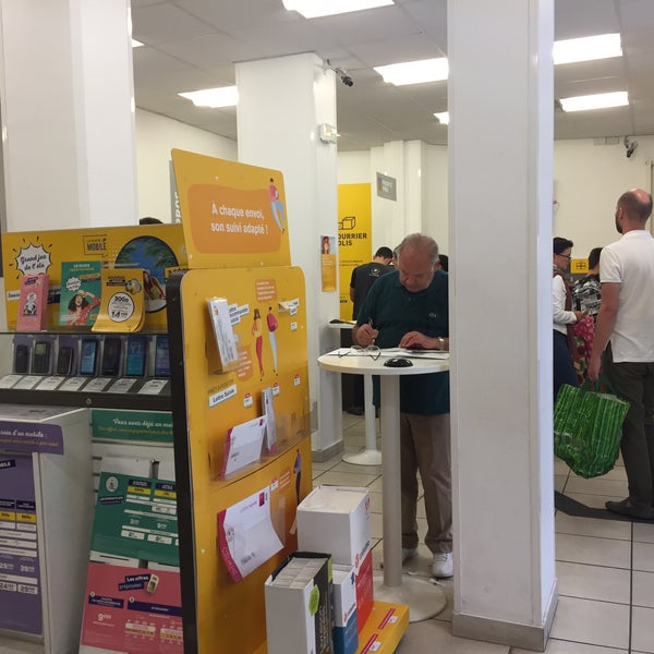 La Poste Bureau De Poste A Notre Dame