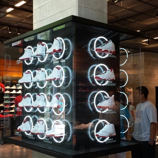 the nike store chicago