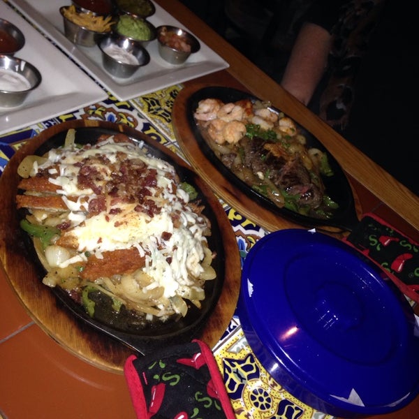 Foto scattata a Chili&#39;s Grill &amp; Bar da Meghen 🎀 Tindall il 12/4/2014