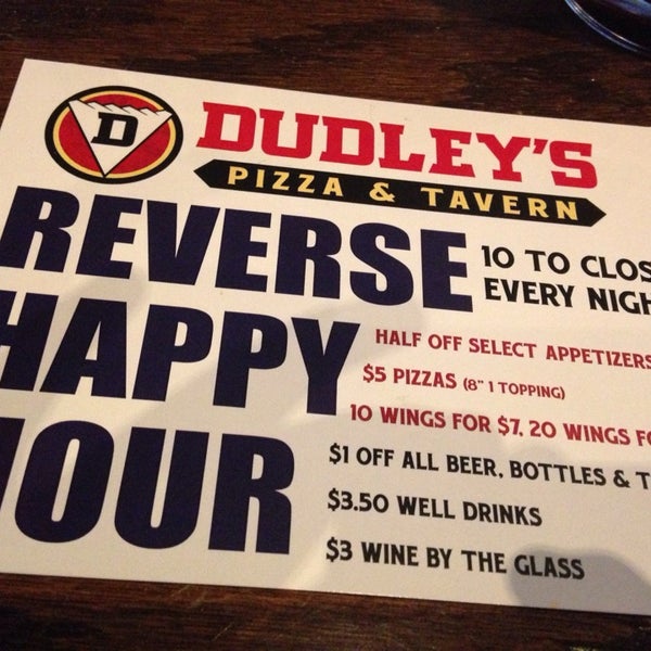 Foto scattata a Dudleys Pizza &amp; Tavern da Meghen 🎀 Tindall il 10/17/2014