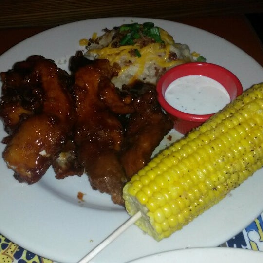 Photo taken at Chili&#39;s Grill &amp; Bar by Urban M. on 2/5/2014